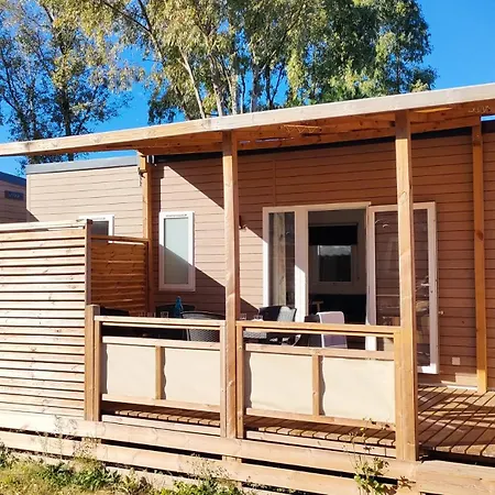 Les Palmiers Camping 4*