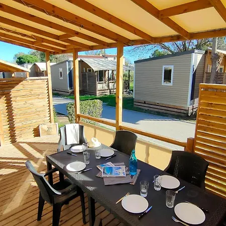 Les Palmiers Camping 4*