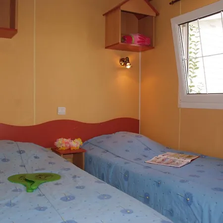 Les Palmiers אתר קמפינג הייר