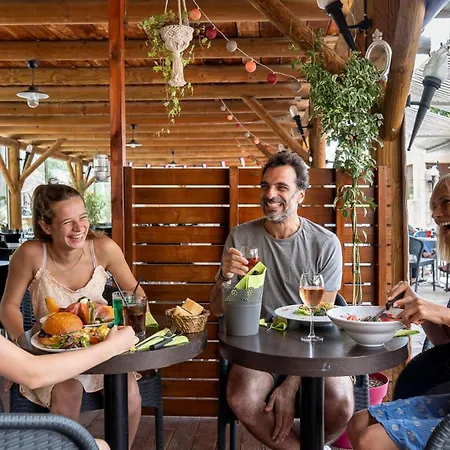 אתר קמפינג Les Palmiers 4*