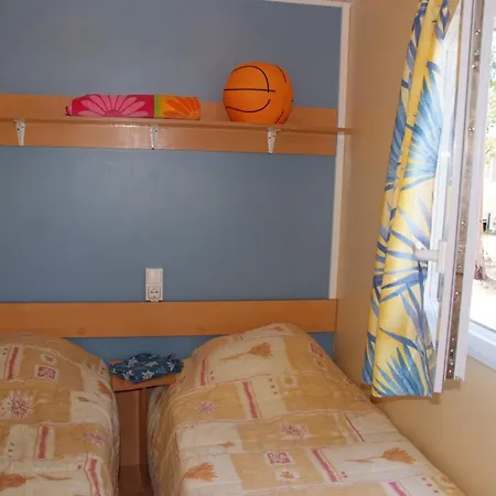 Les Palmiers אתר קמפינג