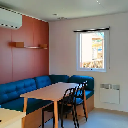 Кемпинг Camping Les Palmiers Йер